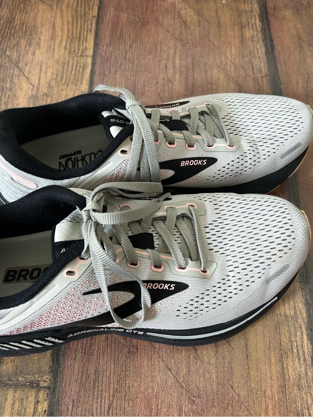 Brooks Light Gray Running Shoes with Black and Pink Trim